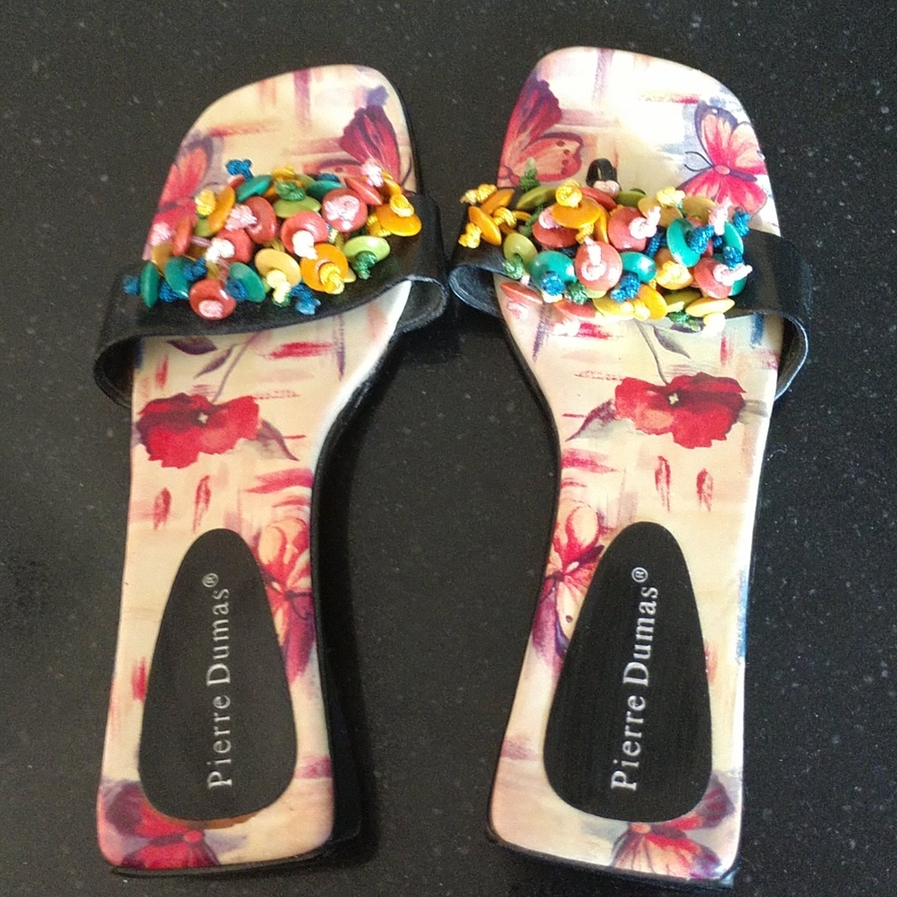 Fun summer sandals, size 8, Great condition!
